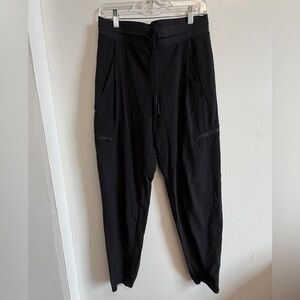 Athleta Venture Pants Black Jogger Cargo Travel Women’s size 8T